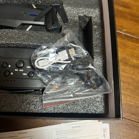 Yomi Foldable Drone with camera - Picture 5 of 5